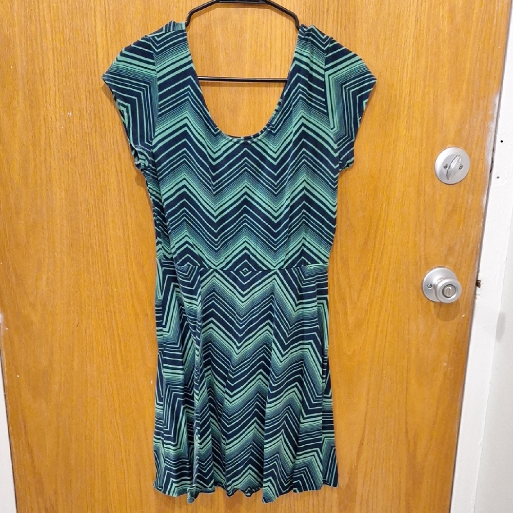 Stretchy zig-zag blue and green dress